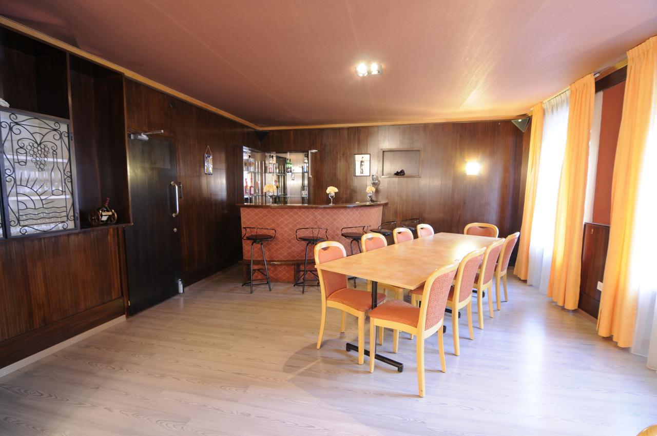 Hotel De La Croix-Blanche Cressier Ngoại thất bức ảnh